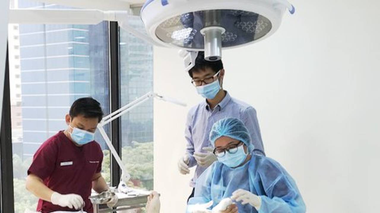 Observe and Assist Senior Podiatrists | East Coast Podiatry